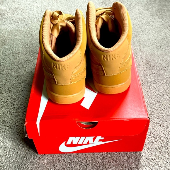 BNIB Nike court vision, mid flax 11.5 - Picture 5 of 6